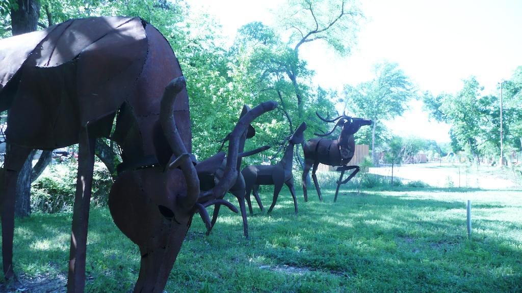 Rustic Creek Ranch Resort At North Jellystone Park Burleson Esterno foto