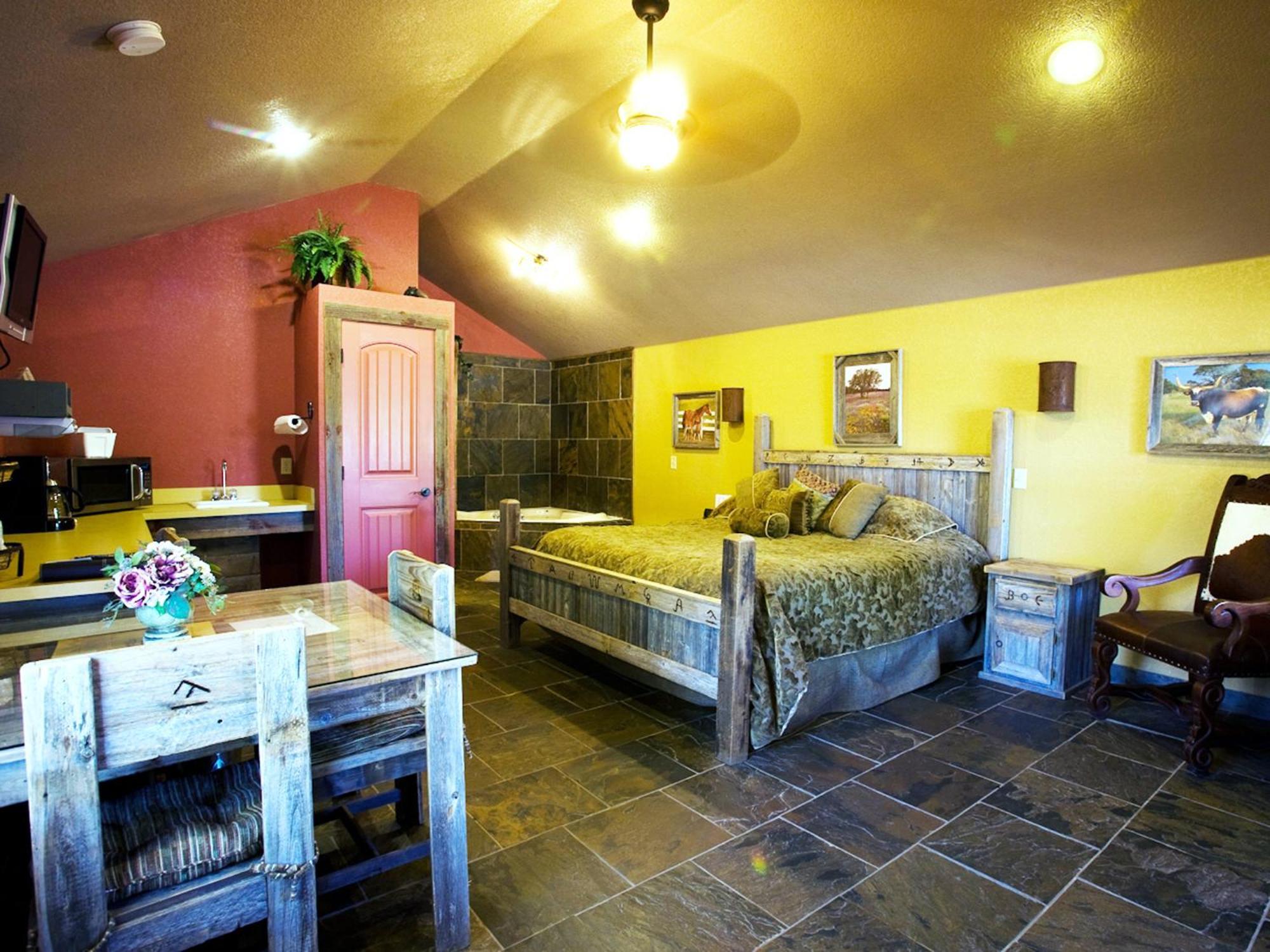 Rustic Creek Ranch Resort At North Jellystone Park Burleson Esterno foto