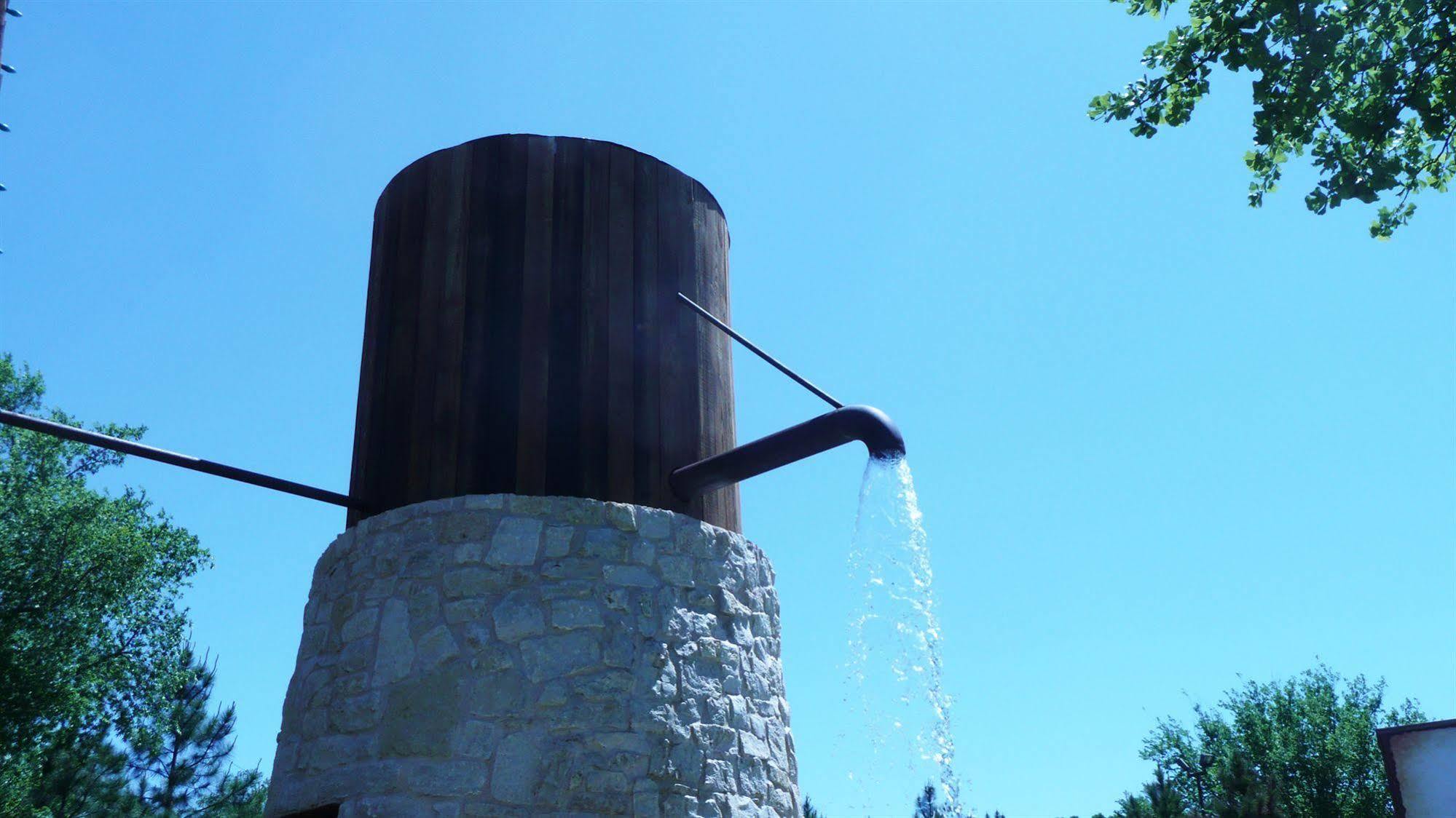 Rustic Creek Ranch Resort At North Jellystone Park Burleson Esterno foto